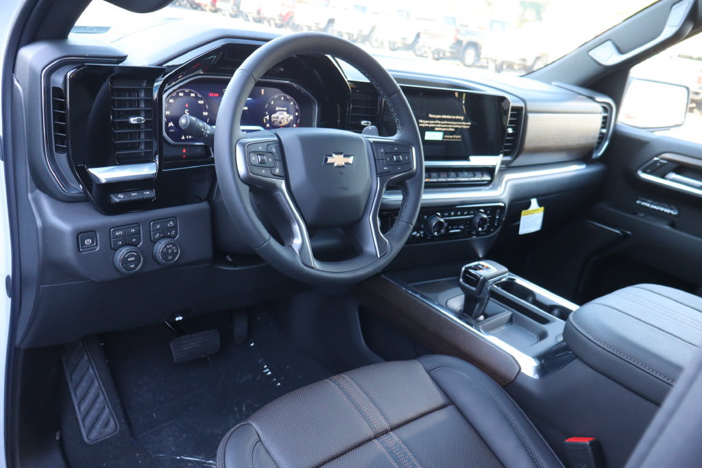 New 2026 Chevrolet Silverado 1500 High Country w/ Technology Package AWD/4WD image 5