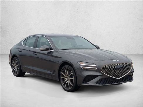 Used 2025 Genesis G70 2.5T image 3