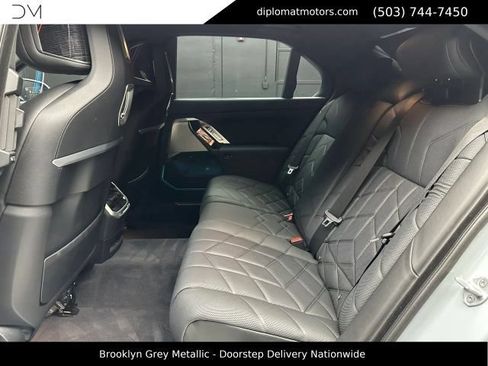 Used 2025 BMW i7 xDrive60 AWD/4WD image 23