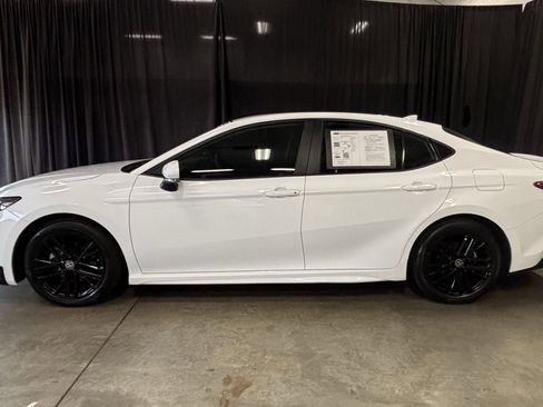 Certified 2025 Toyota Camry SE image 2