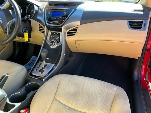 Used 2013 Hyundai Elantra GLS w/ Preferred Pkg image 38