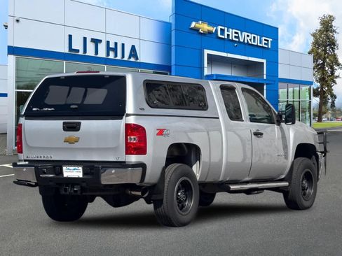 Used 2013 Chevrolet Silverado 2500 LT w/ Interior Plus Package AWD/4WD image 2