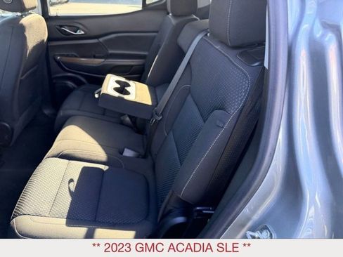 Used 2023 GMC Acadia SLE image 13