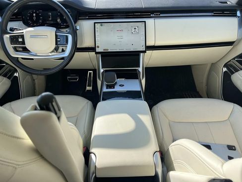 Certified 2025 Land Rover Range Rover Long Wheelbase SE AWD/4WD image 9