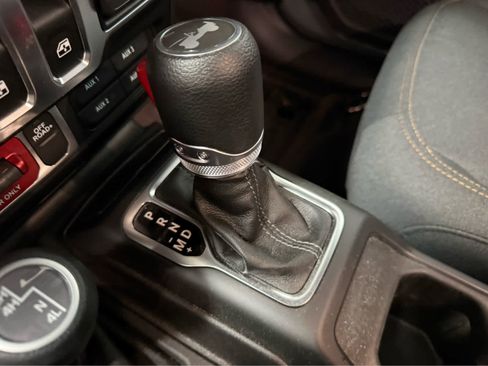 Used 2026 Jeep Wrangler Sport AWD/4WD image 24