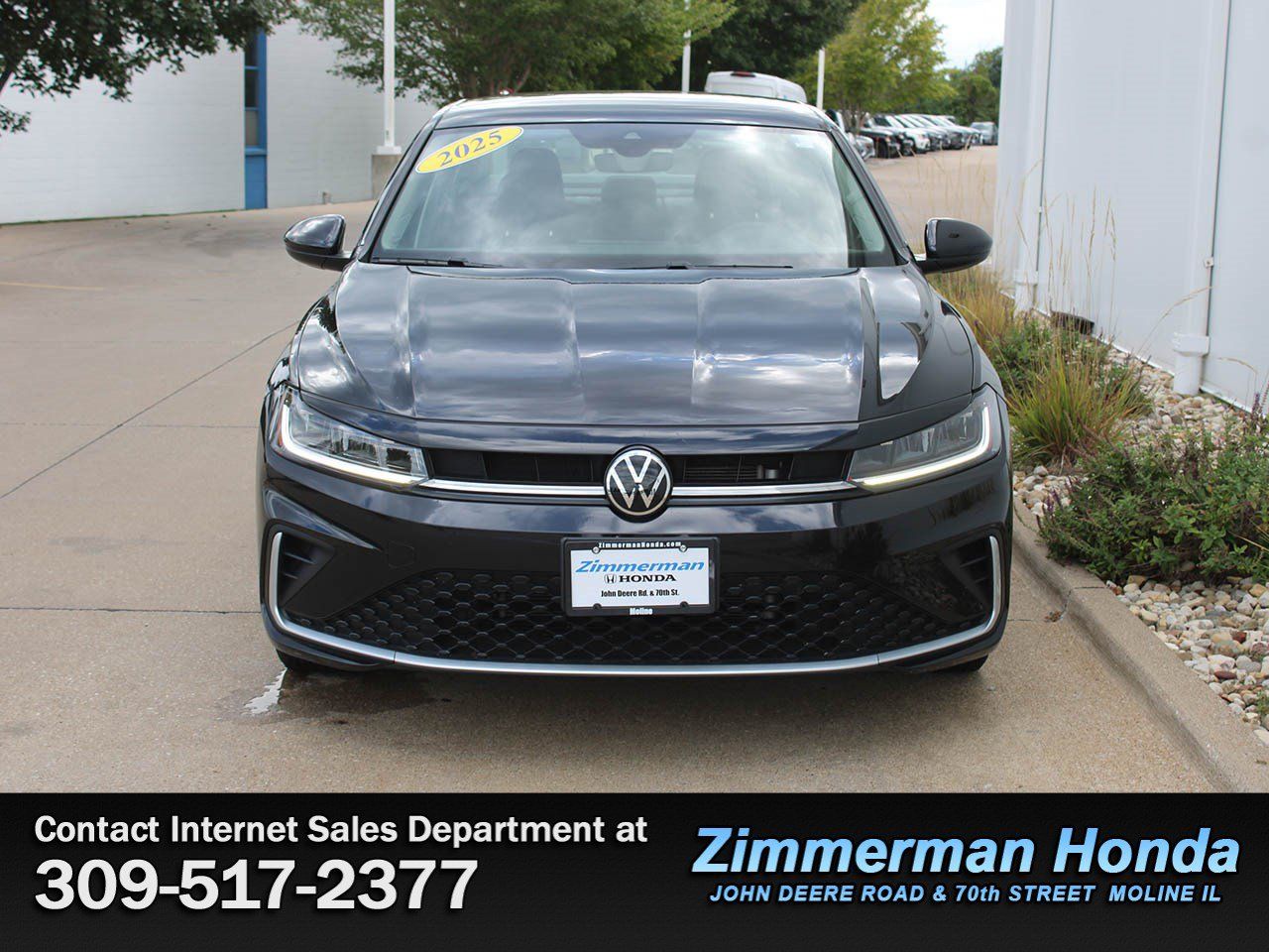 Used 2025 Volkswagen Jetta SE FWD image 4