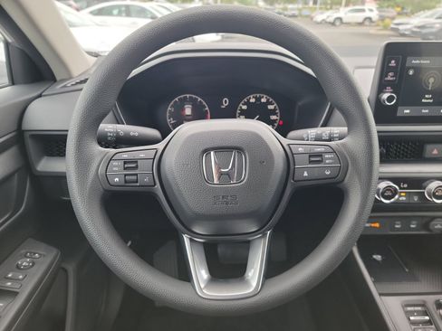 Used 2026 Honda CR-V LX image 17