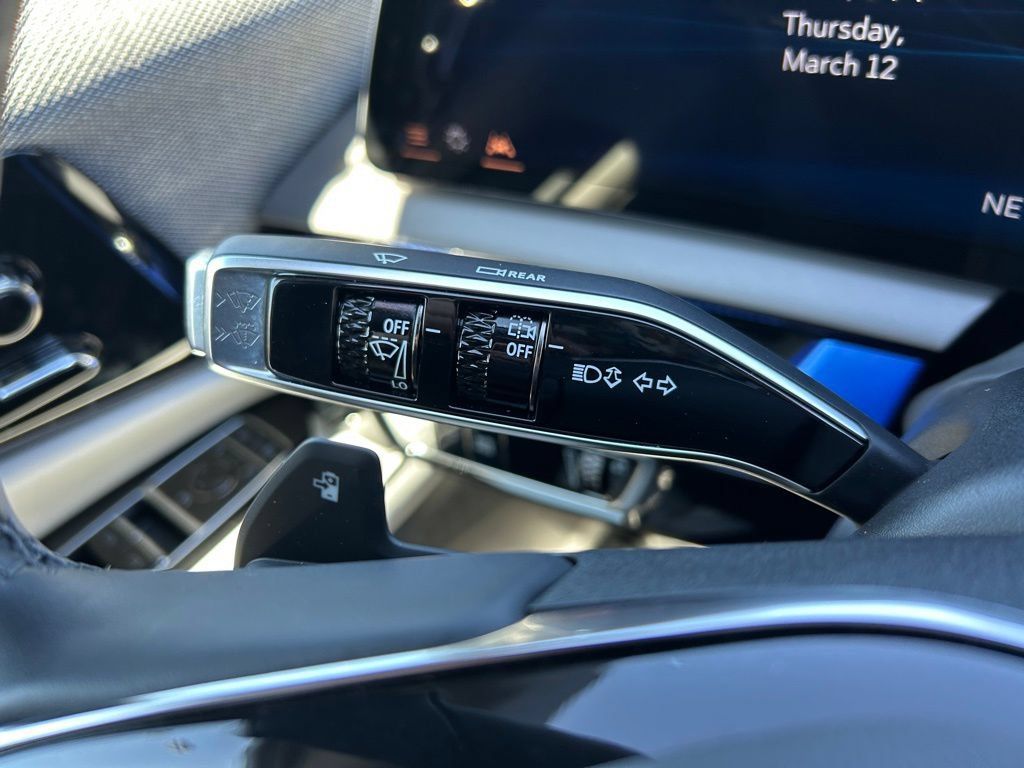 Used 2025 Cadillac Optiq Luxury 1 AWD/4WD image 61