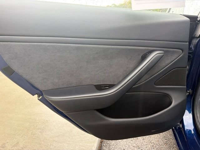Used 2018 Tesla Model 3 Long Range RWD image 18