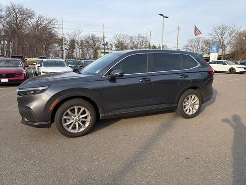 Used 2025 Honda CR-V EX image 2