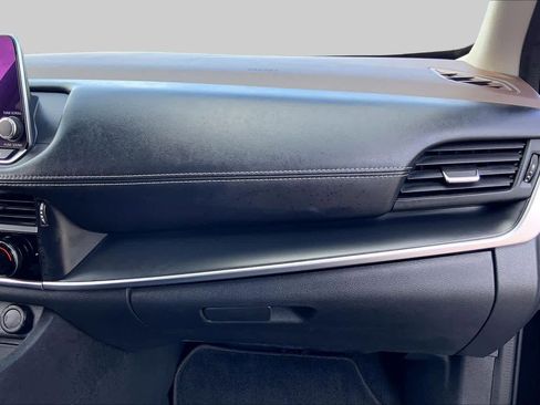Used 2021 Nissan Rogue S FWD image 18