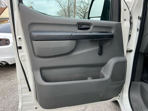 Used 2013 Nissan NV 3500 S w/ Side Curtain Airbag Pkg image 10