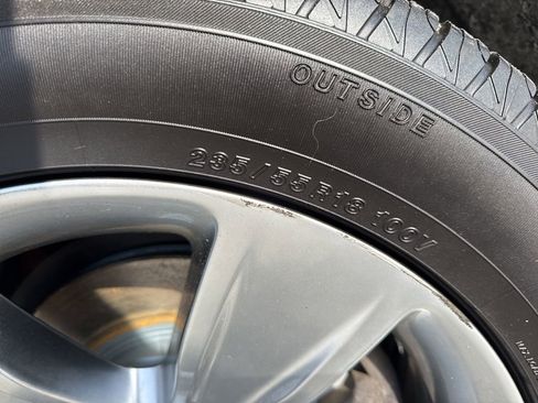 Used 2021 Dodge Challenger SXT image 27