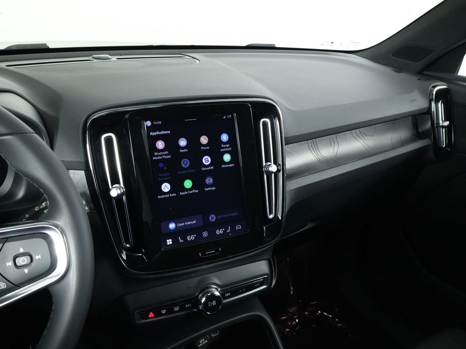 Certified 2023 Volvo XC40 Recharge Core w/ Protection Package Premier AWD/4WD image 9