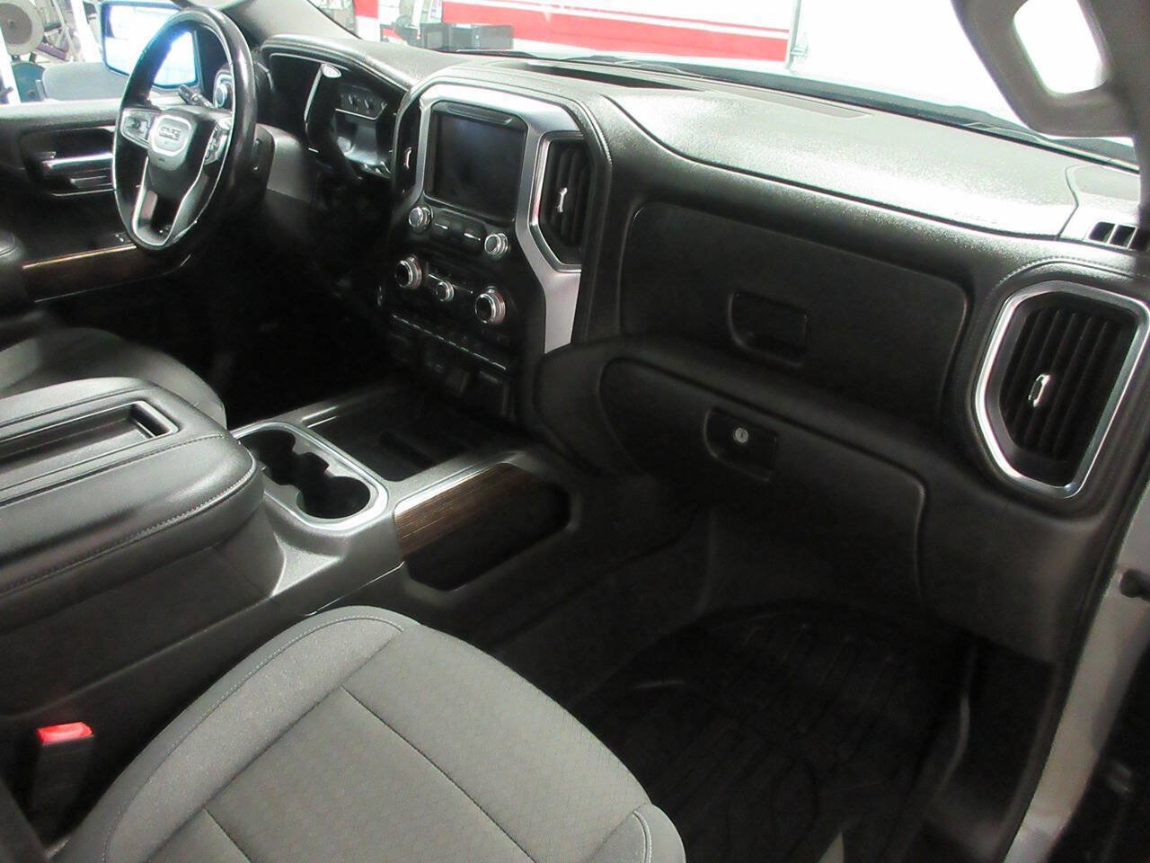 Used 2020 GMC Sierra 1500 Elevation w/ Elevation Value Package AWD/4WD image 16