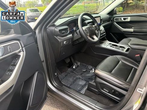 Used 2022 Ford Explorer XLT w/ Equipment Group 202A AWD/4WD image 11