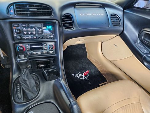 Used 1998 Chevrolet Corvette Convertible w/ Memory Pkg image 22