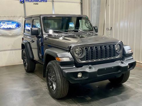 Used 2025 Jeep Wrangler Sport AWD/4WD image 1