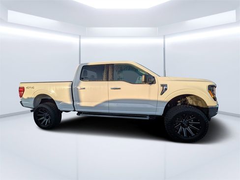 Used 2024 Ford F150 XLT w/ Tow/Haul Package image 2