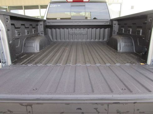 Used 2026 GMC Sierra 1500 SLE AWD/4WD image 18