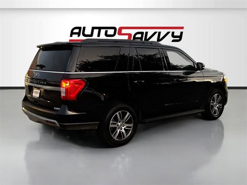 Used 2024 Ford Expedition XLT image 7