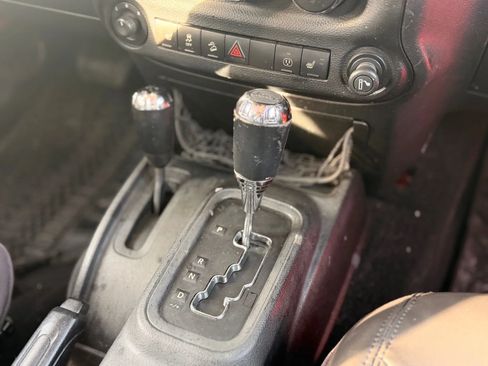 Used 2013 Jeep Wrangler Sahara AWD/4WD image 30