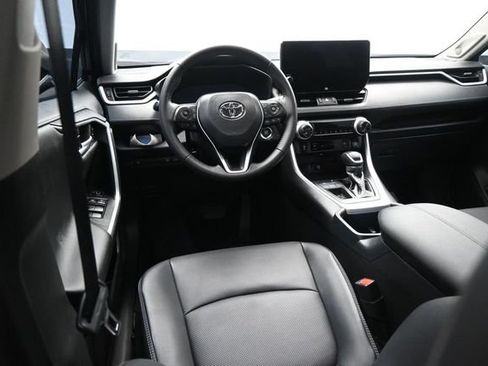 Used 2025 Toyota RAV4 Limited FWD image 23