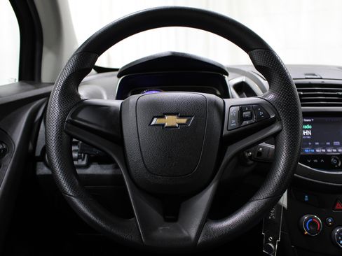 Used 2016 Chevrolet Trax LS FWD image 10
