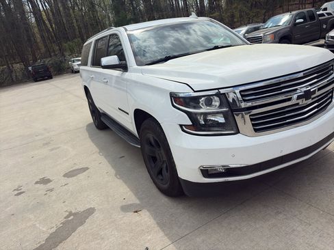 Used 2018 Chevrolet Suburban Premier image 2