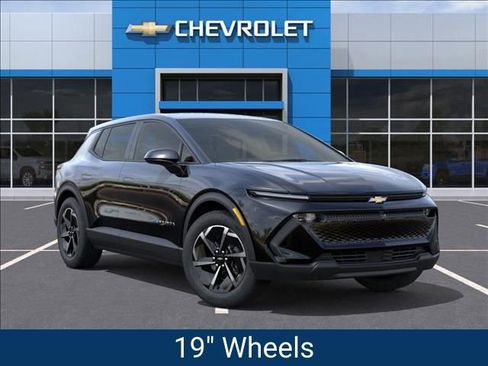 New 2026 Chevrolet Equinox EV LT image 8