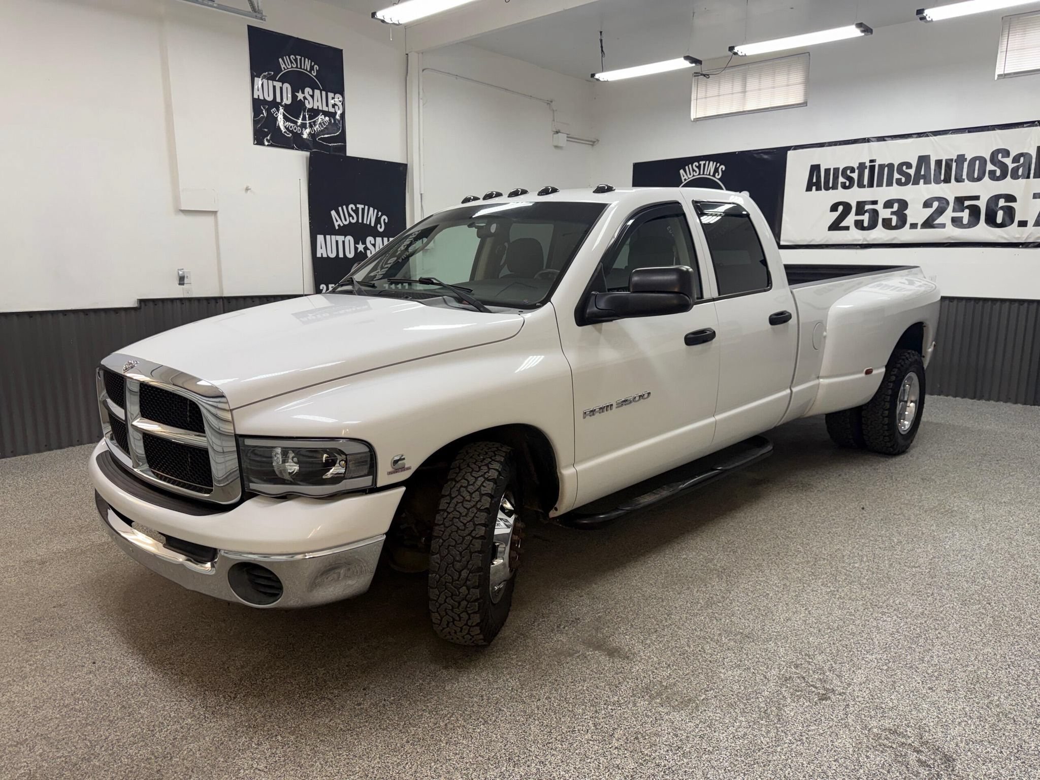 Used 2003 Dodge Ram 3500 Truck SLT RWD image 3