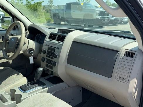 Used 2011 Ford Escape XLT FWD image 20
