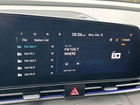 Used 2024 Hyundai Elantra SEL image 17