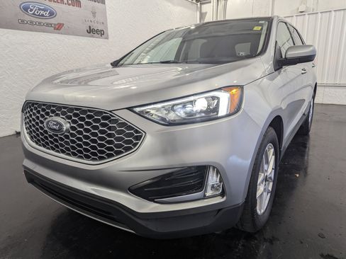 Used 2024 Ford Edge SEL w/ Convenience Package image 3
