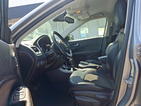 Used 2021 Jeep Compass Latitude AWD/4WD image 13
