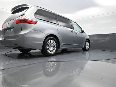 Used 2015 Toyota Sienna XLE w/ XLE Navigation Package image 27