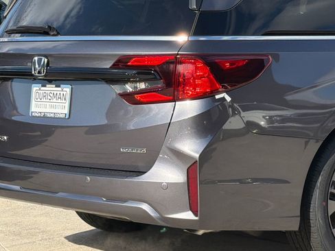 New 2026 Honda Odyssey Touring image 6