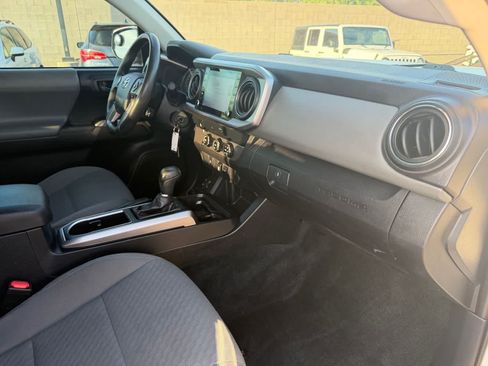 Used 2020 Toyota Tacoma SR5 RWD image 10