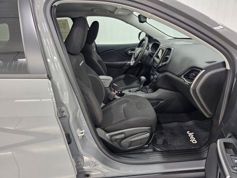 Used 2021 Jeep Cherokee Latitude image 7