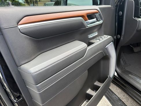 Used 2023 GMC Sierra 1500 Denali w/ Denali Reserve Package AWD/4WD image 6