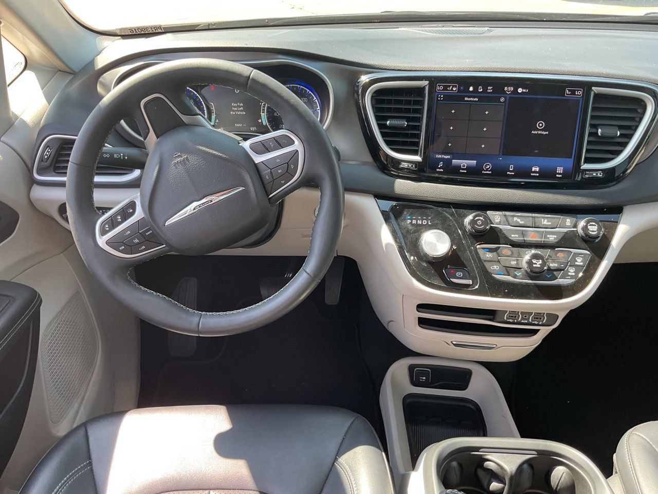 Used 2024 Chrysler Pacifica Touring-L FWD image 12