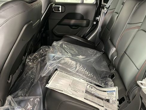 New 2025 Jeep Gladiator Rubicon image 14