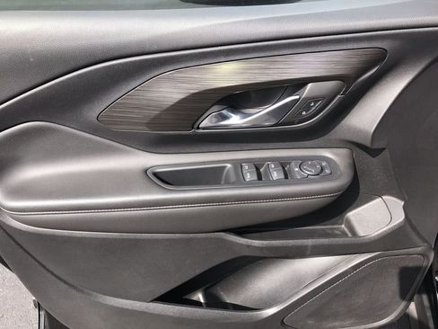 Used 2023 GMC Terrain SLE image 13