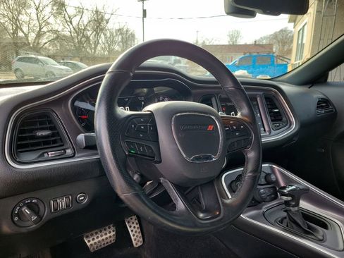 Used 2018 Dodge Challenger GT w/ Driver Convenience Group image 15