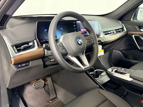 Used 2026 BMW X1 xDrive28i w/ Technology Package image 4