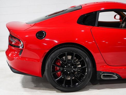 Used 2013 SRT Viper GTS w/ GTS Laguna Interior Pkg image 21