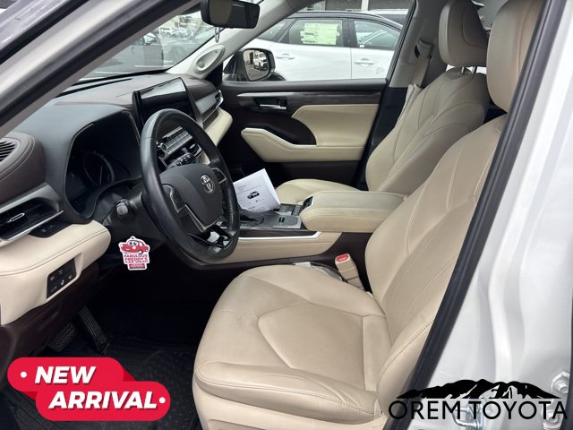 Used 2021 Toyota Highlander Limited FWD image 20