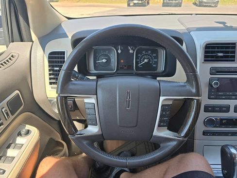 Used 2009 Lincoln MKX AWD image 23