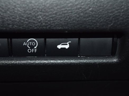 Used 2023 Nissan Rogue SV w/ SV Premium B Package image 19