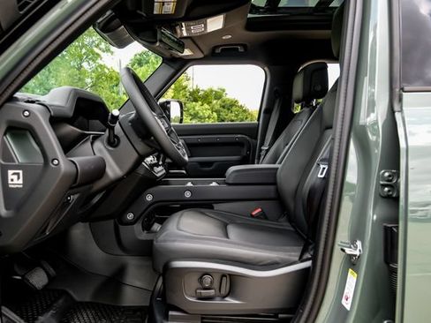 New 2026 Land Rover Defender 110 Trophy Edition AWD/4WD image 3